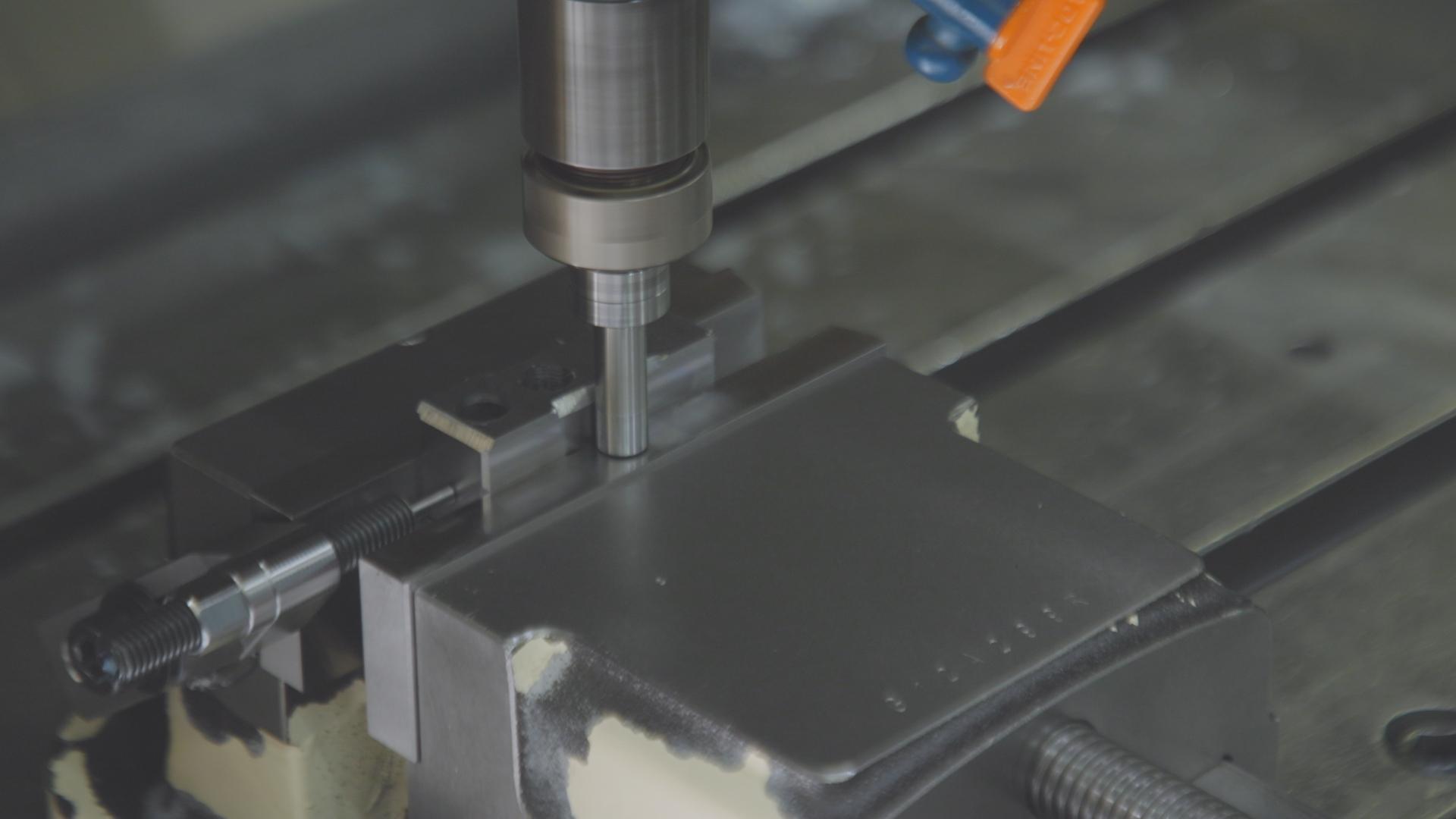 素材及び塗装手配